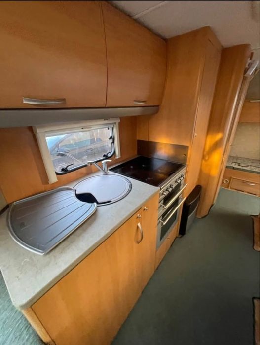 Продавам Swift Carisma 6 berth 2005 година в
