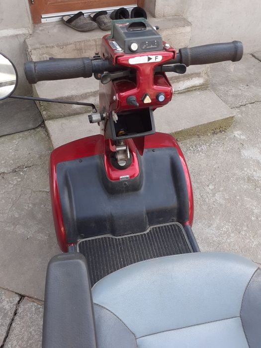 Tricicleta pentru persoane cu dizabilitati