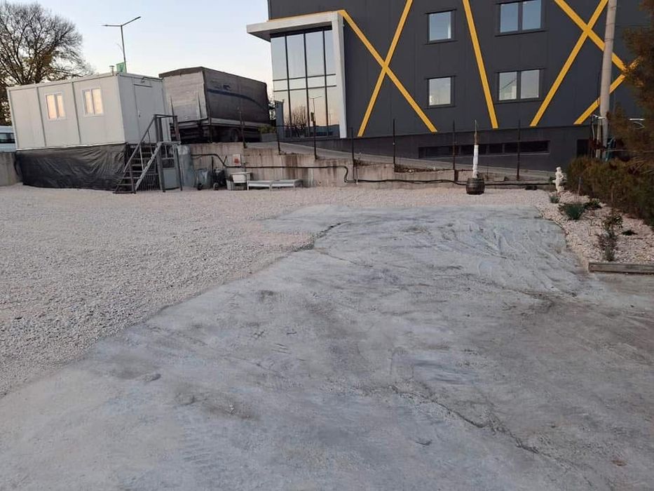 Дава се под наем Гараж / Паркомясто в Хасково, Промишлена зона - Изток - 1000 кв.м за 280.5 € - Снимка #1