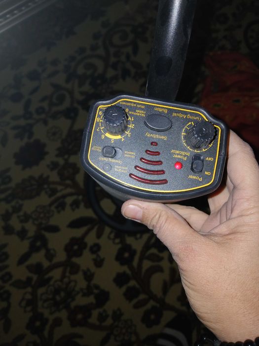 Tilla tanga temir topadigan aparat