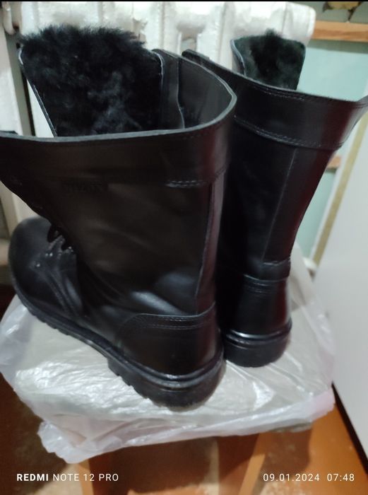 Продаю берцы уставные