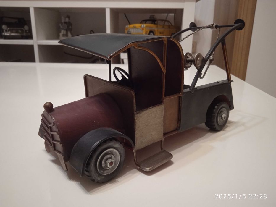 Голяма метална кола, Керамична коледна къща кутия, Преспапие коледно.