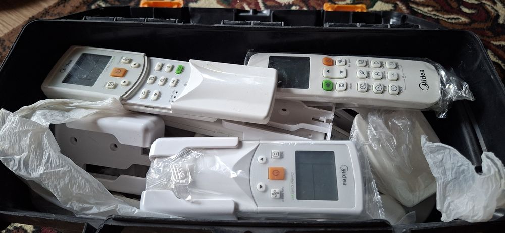 Пульт от кондиционера Midea