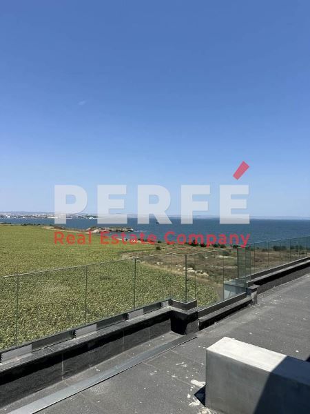 Продава се Тристаен апартамент в Бургас, Крайморие - 233 кв.м за 898 €/кв.м - Снимка #1