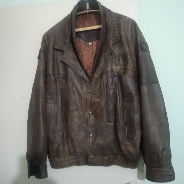 Натуральные кожаные куртки.