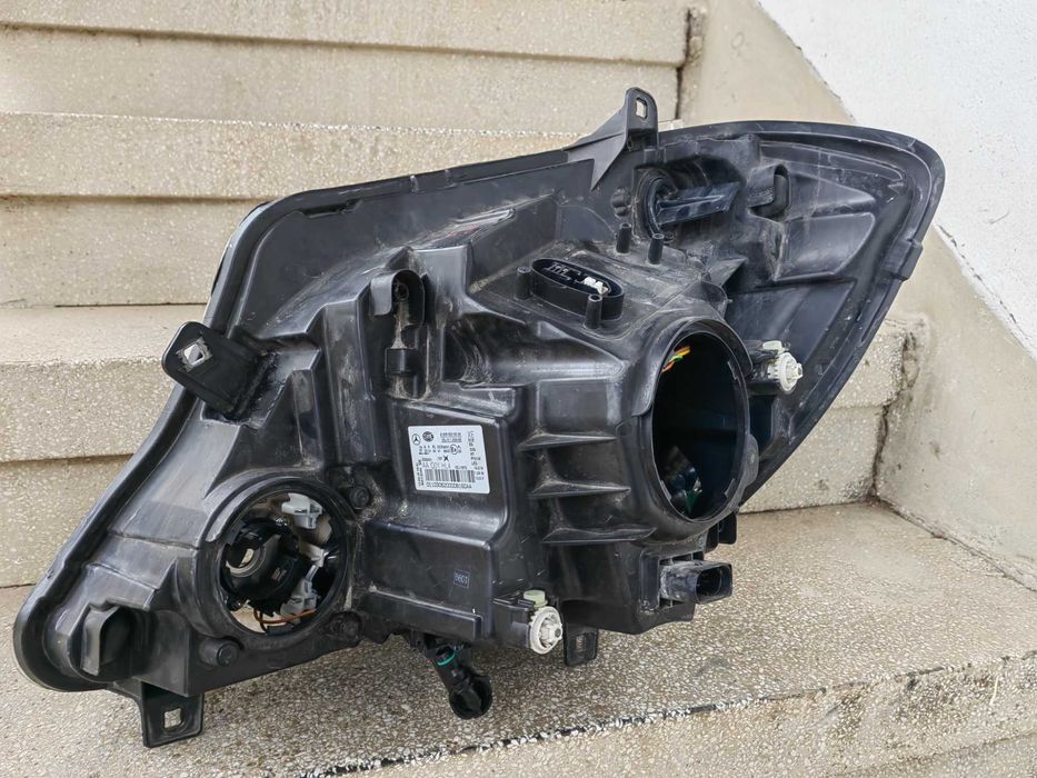 Фар Mercedes Sprinter W906 LED Bi-Xenon/Фар Мерцедес Спринтер Оригинал