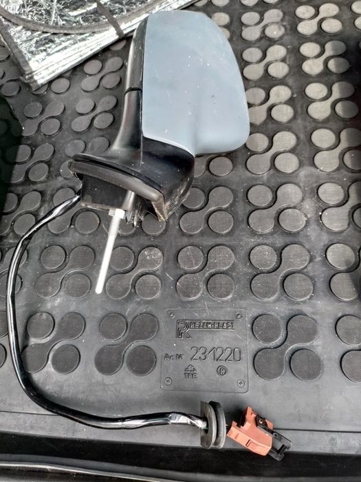 Пежо 407 sw комби огледало
