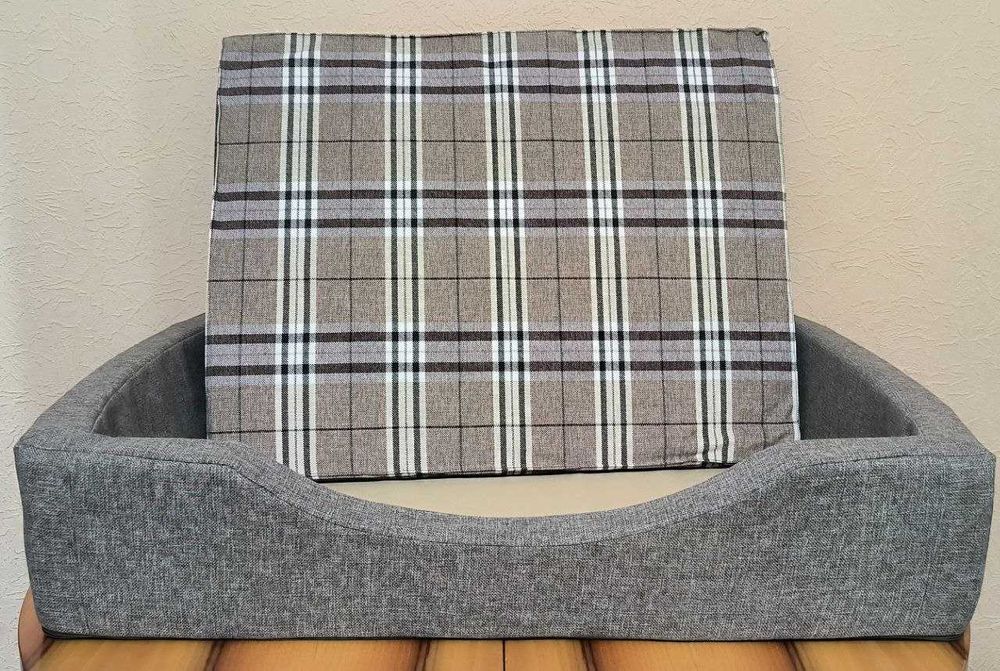 Лежанка для собак  80  на 60 см .