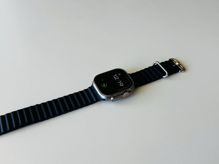 Apple Watch Ultra 5G  49mm Black Ocean Band