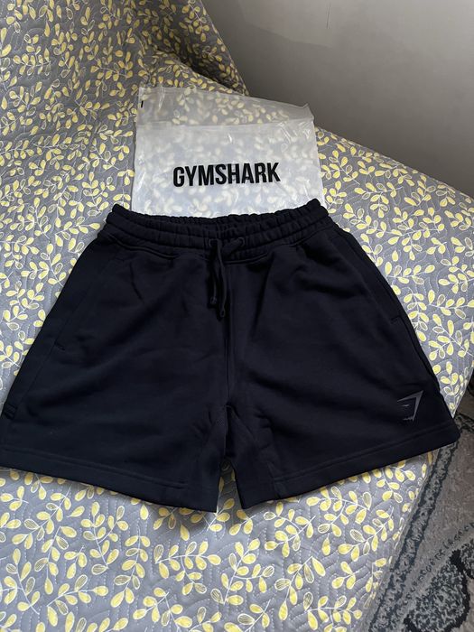 Черные шорты GYMSHARK