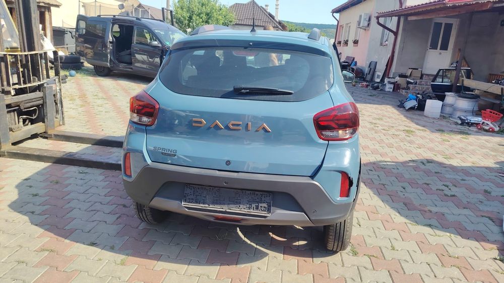Vând Dacia Spring avariat an 2023
