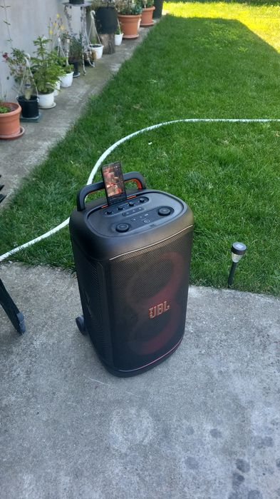 Vând boxa jbl 520