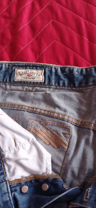 Мъжки скъсани дънки