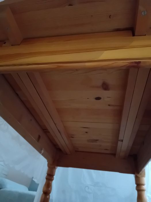 Дървена разтегателна трапезна маса