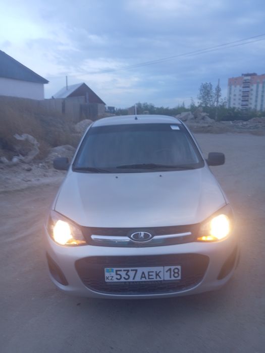 Машина Лада калина