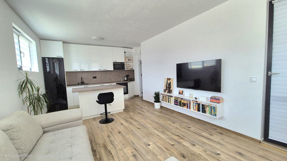 Соб. продава 3ст.апартамент+паркомясто между Виница и Св.Конст. и Ел.