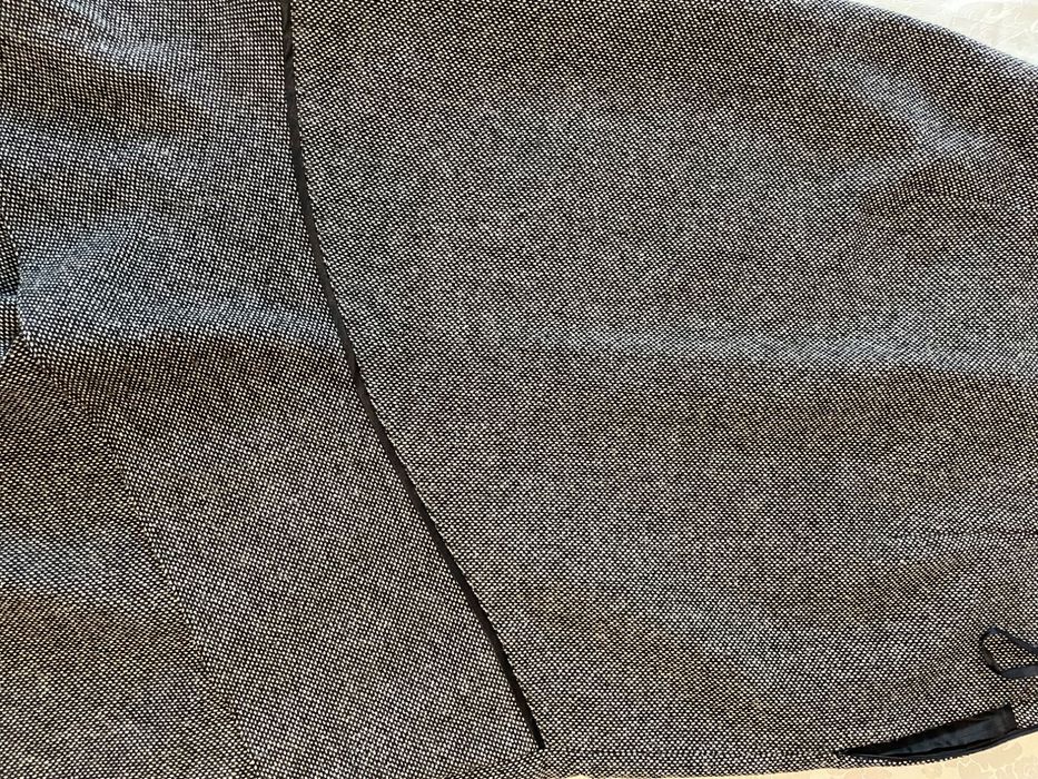 Vând fusta călduroasă, de stofă