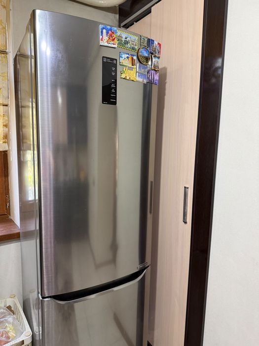 Холодильник LG Inverter Linear Compressor в отличном состоянии