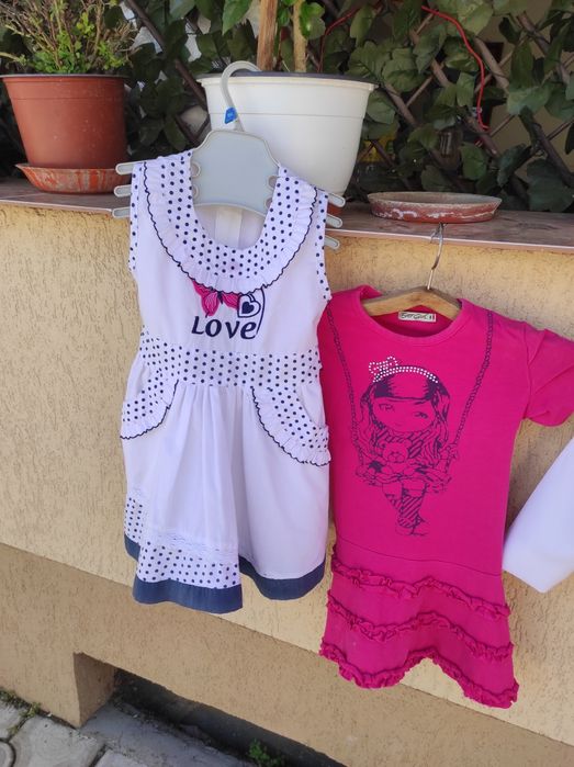 Vând rochițe fetițe