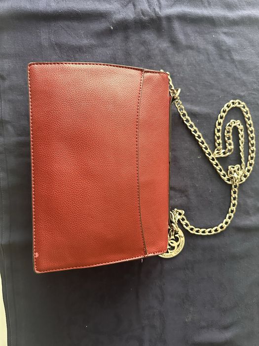 Дамска чанта Guess