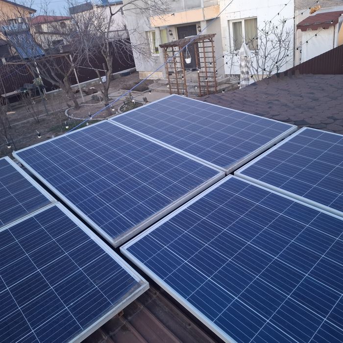 Vând sistem fotovoltaic cu invertor de 3.2kw