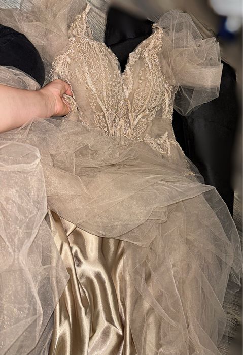 Официална рокля с тюл