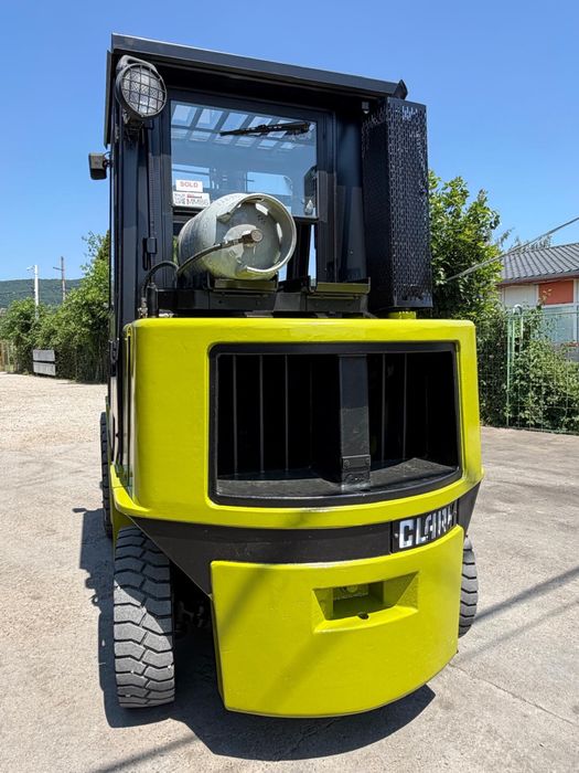 Motostivuitor CLARK 4 tone - cabina inchisa