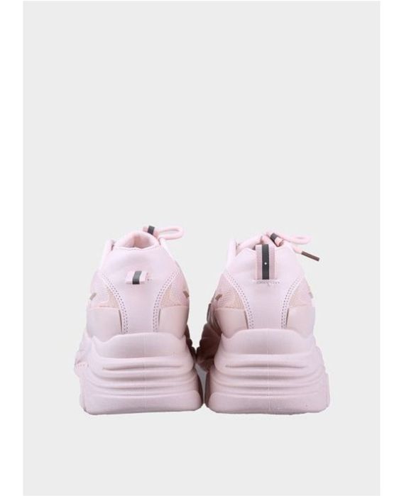 Женские кроссовки