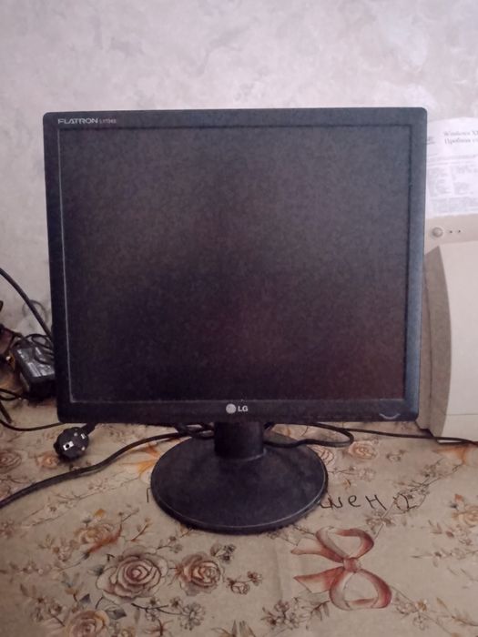 Монитор LG Flatron 17'
