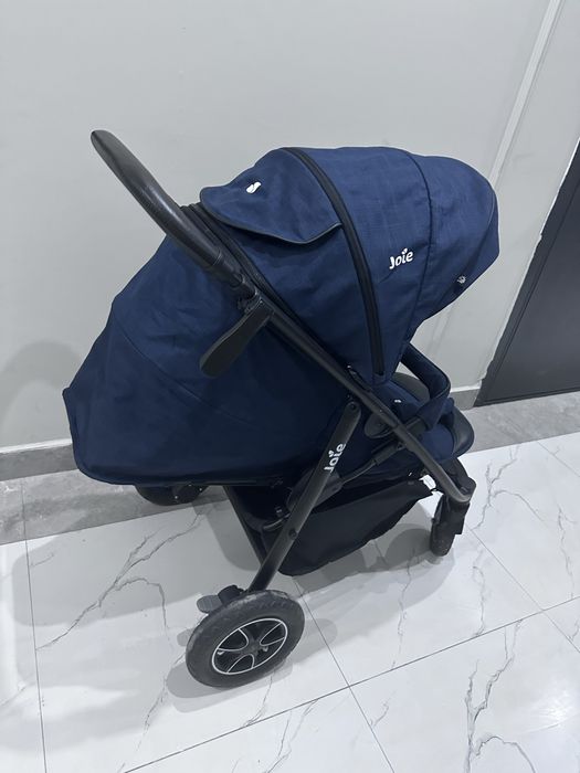 Продам коляску Joie