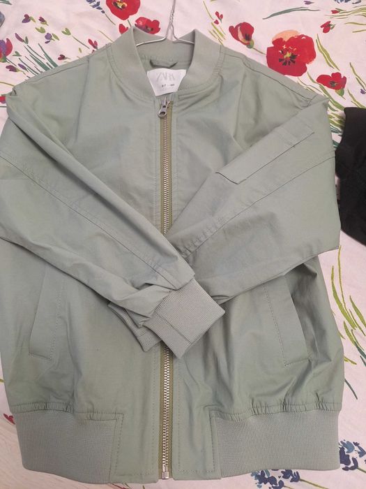 Geaca Zara marimea 122cm.