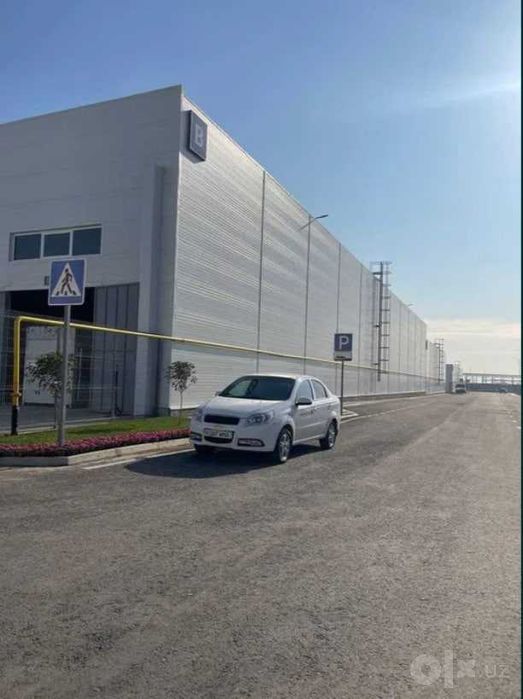 продается помещение под производство или под склад 1 200 квадратов