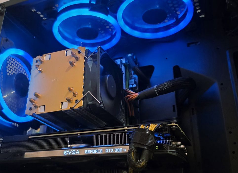 Unitate pc gaming Intel 16GB RAM 16GB GTX 980TI NVMe RGB