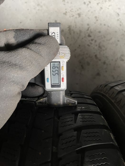 Anv m+s 185/65/15 Sumitomo/Continental