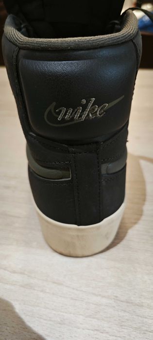 Продавам дамски маратонки NIKE