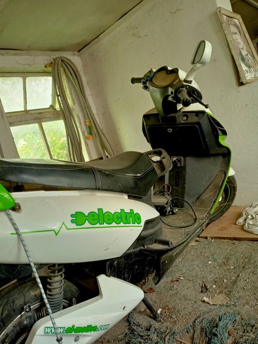 Електро скутер, регистриран, модел джонуей мли, закупен 2015 г.