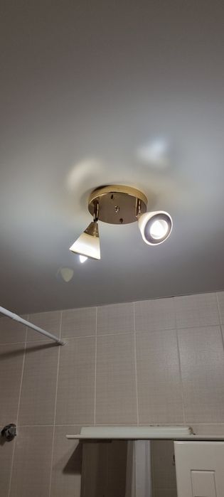 Продам люстру с лампочками