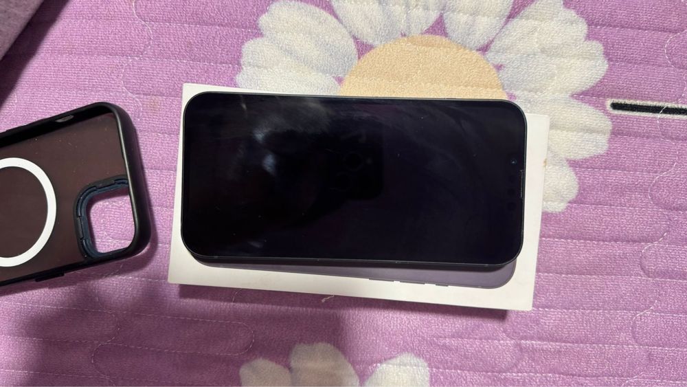 Айфон 13 почти новый