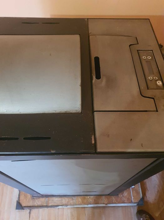 Камина  на пилети "Прити" 17кв  с ,втора употреба с водна риза.