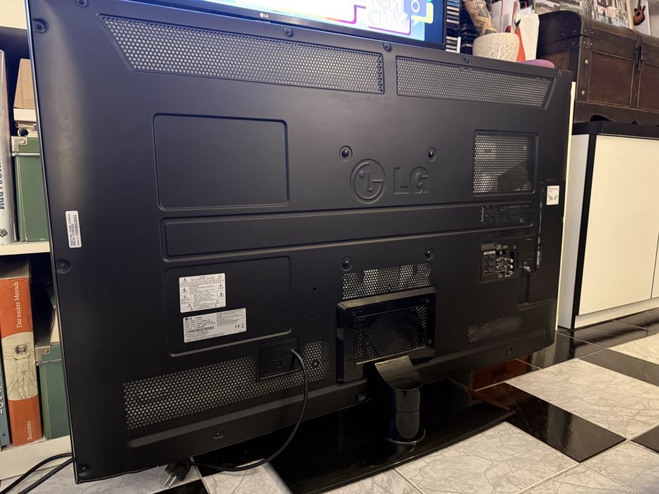 Телевизор LG 47 LE5300 Full HD