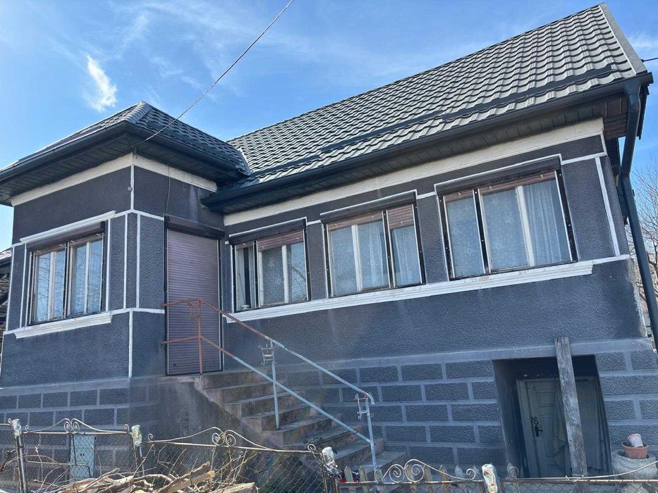 PF vand casa in loc. Moldovenesti, teren 1053mp