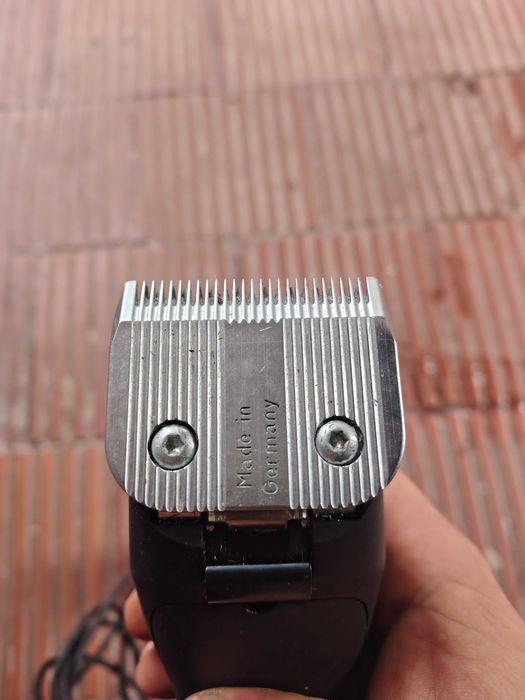 Машинка подстригване на животни кучета