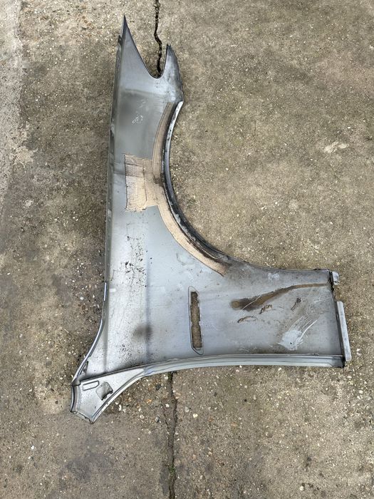 Aripă stânga față bmw f10.f11.