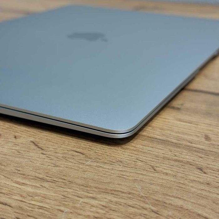 MacBook Air 13 2019 i5 SSD 128GB RAM 8GB Silver - GARANTIE 12 LUNI | TrueGSM