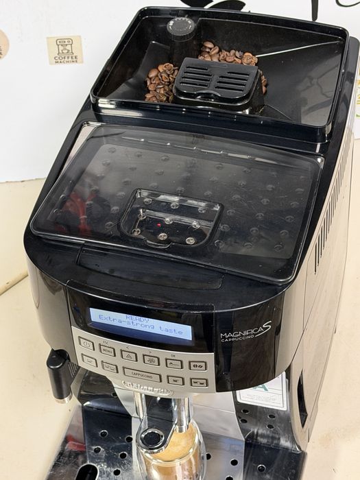 Кафемашина кафе автомат delonghi magnifica S с гаранция