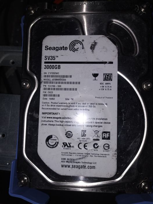 Vând hard-disk Seagate 3 TB