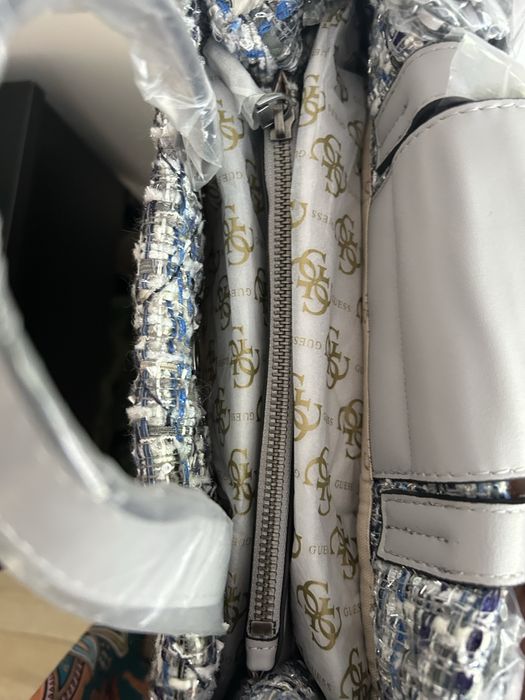 Дамска чанта Гес Guess