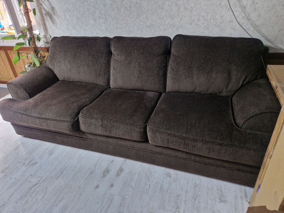 Продам диван и 2 кресла