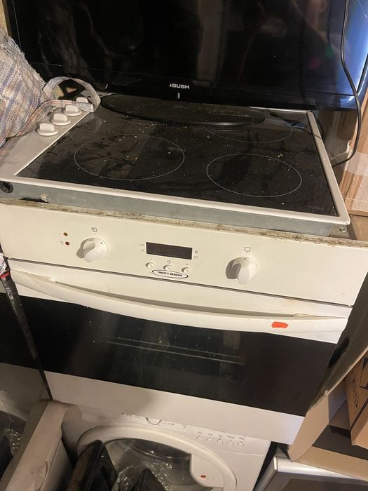 Продавам фурна с котлони