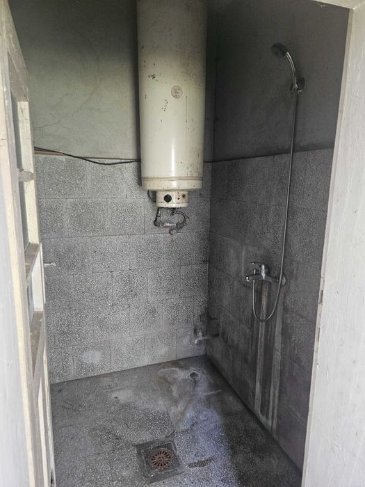 Продава се Къща в с. Тотлебен, Област Плевен - 980 кв.м за 19 €/кв.м - Снимка #12